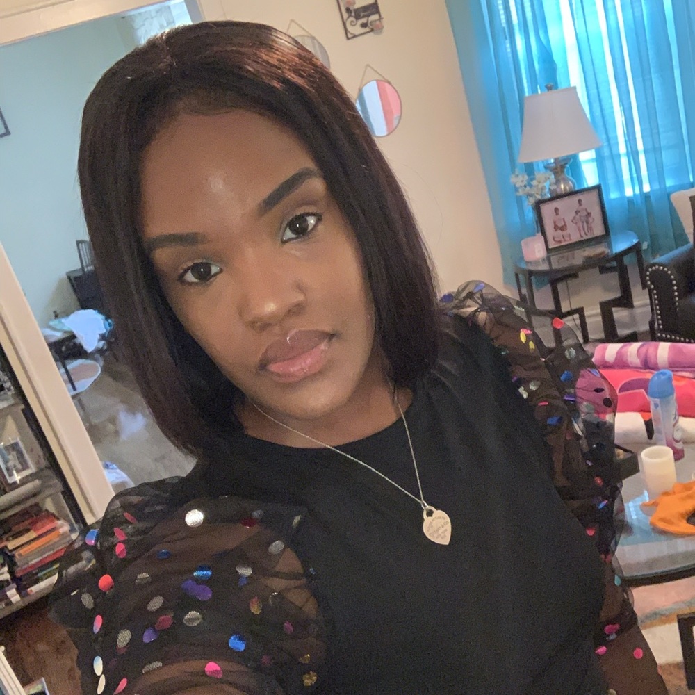 Meet your Posher, Renee